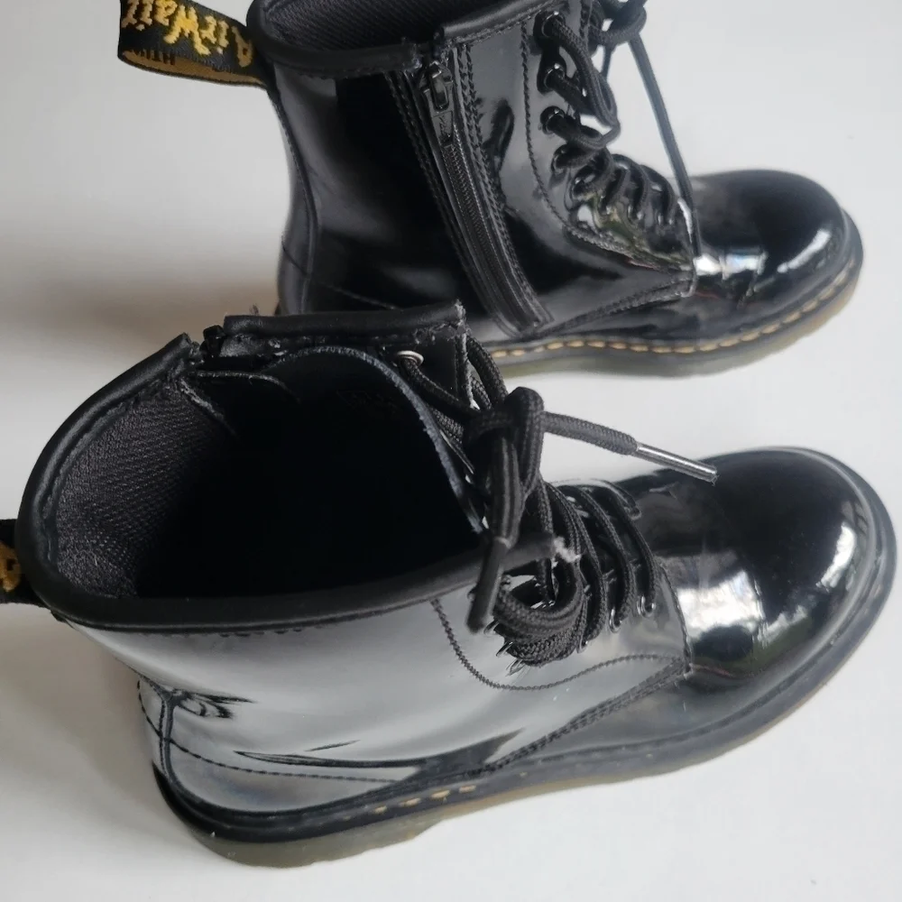COPY - Dr martens size us 5 M/ 6 us L pre-owned